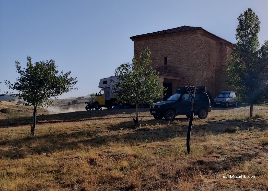 (44382) Aguatón - Unnamed Road — foto