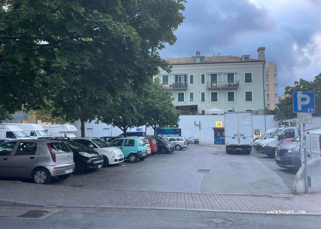 (16139) Genova - 5 Via del Faggio — foto
