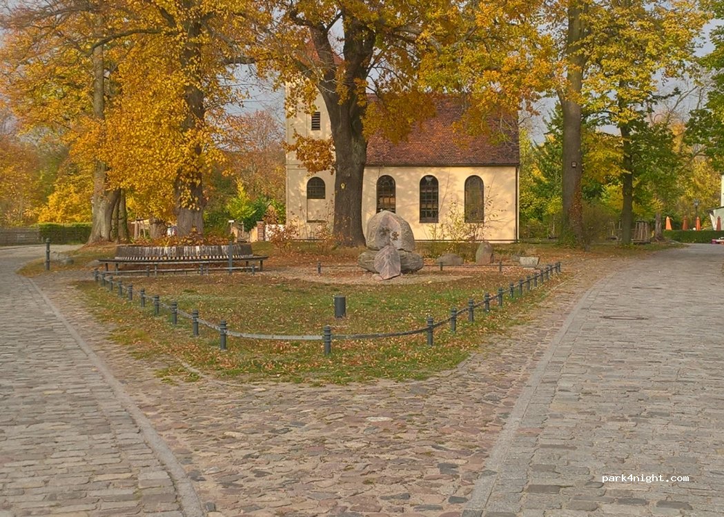 (14554) Seddiner See - 7 Kirchplatz — foto
