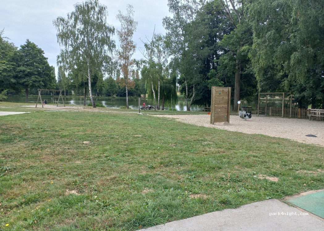 (44750) Campbon - Allée des Tilleuls — foto