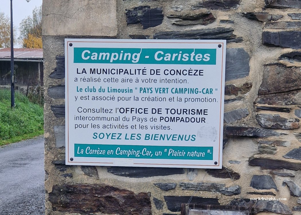 (19350) Concèze - 1 Place Saint-Côme et Saint-Damien — foto 4