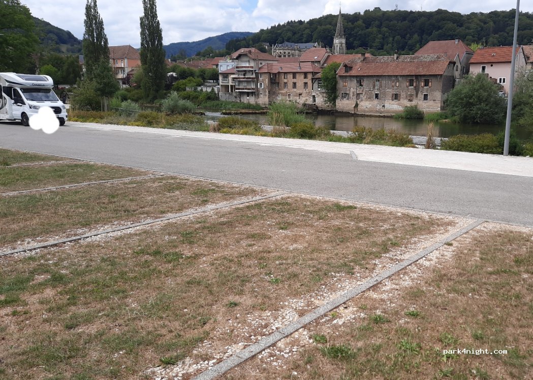 Aire de camping-car Pont-de-Roide — foto 2