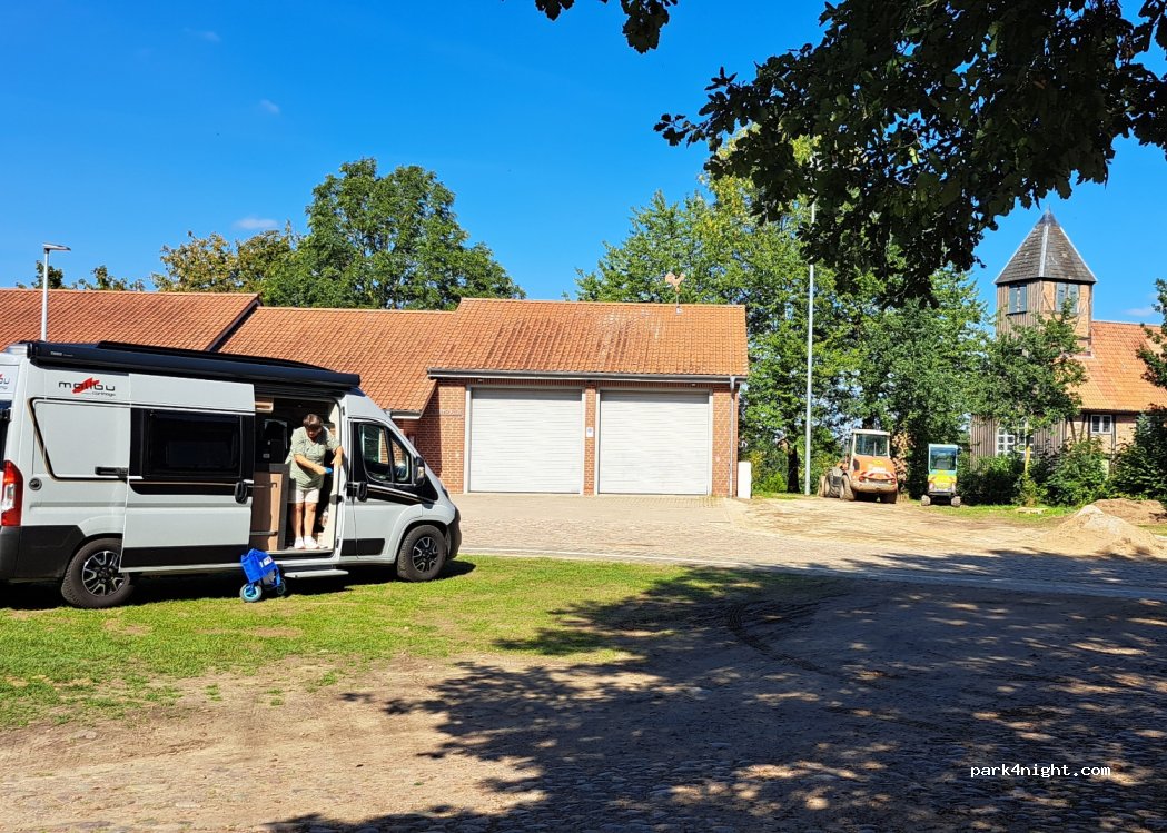(23881) Niendorf-Stecknitz - 78 Dorfstraße — foto 3