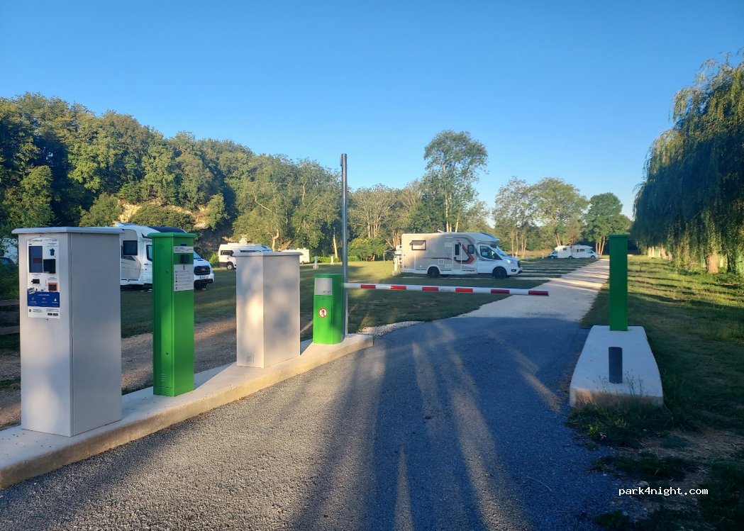 (24310) Bourdeilles - — foto
