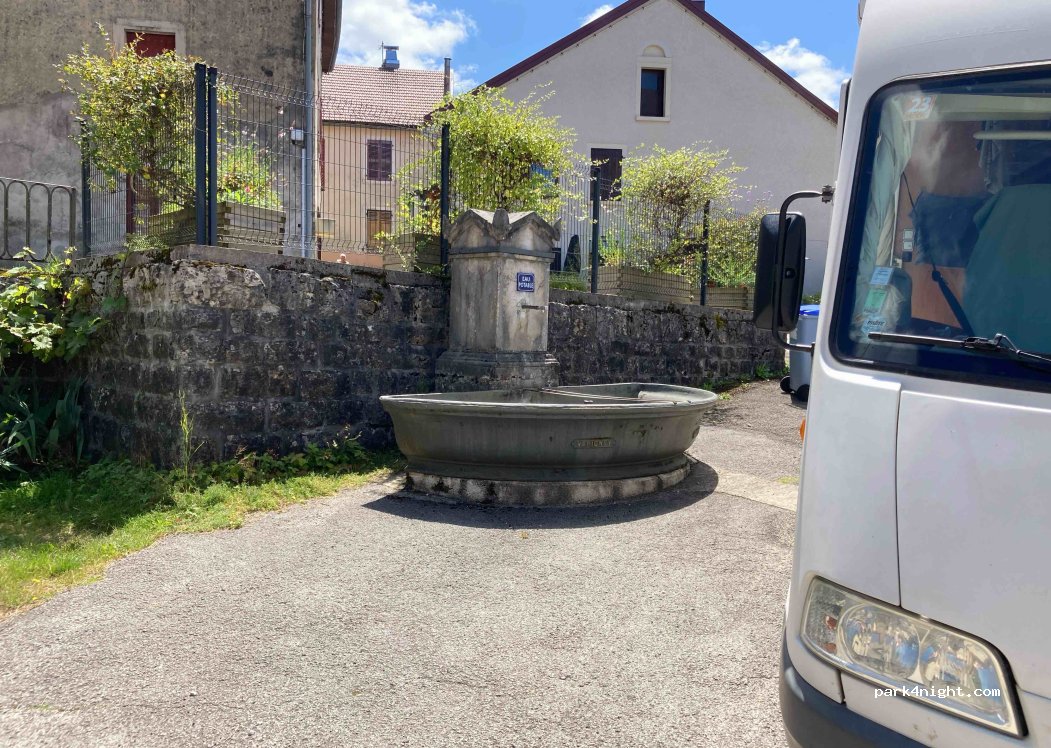 (39150) Les Planches-en-Montagne - 8 Ruelle de la Gare — foto