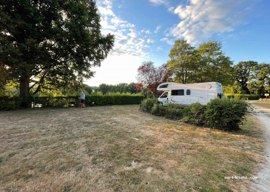 Camping Municipal Saint-Yves — foto