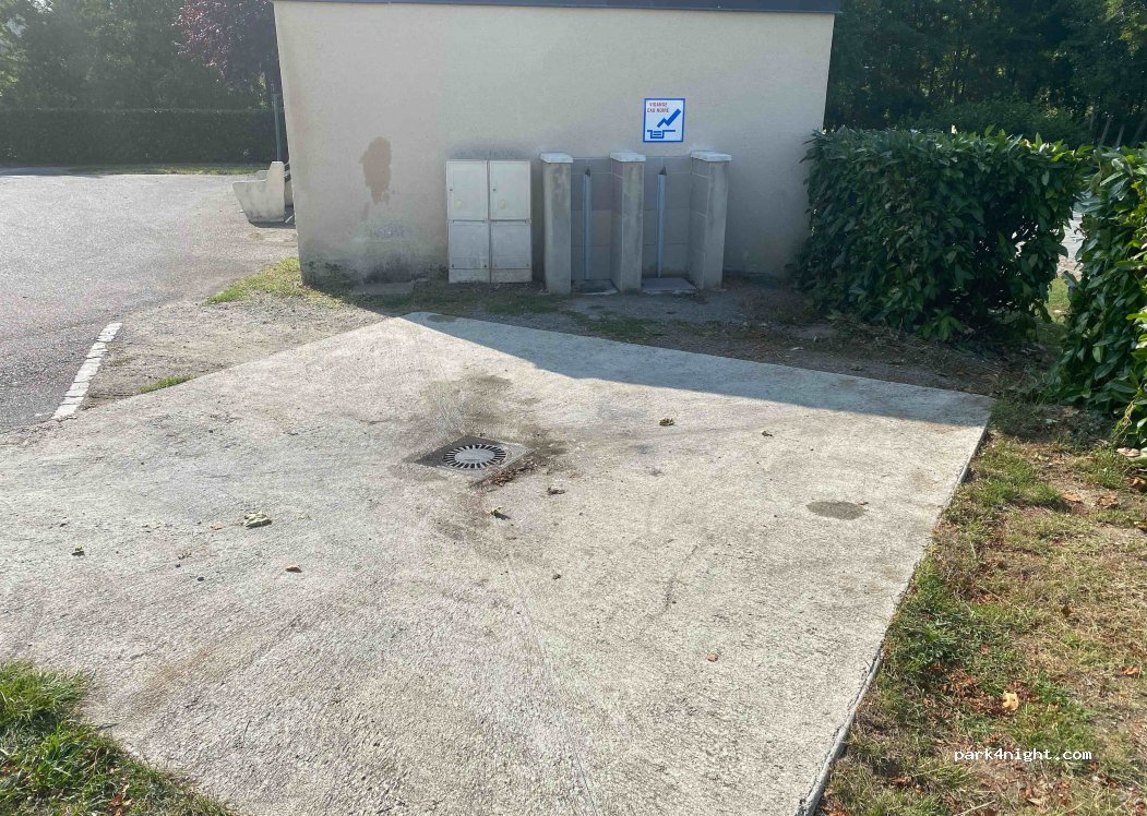 Aire de camping-cars de Azay-le-Ferron — foto