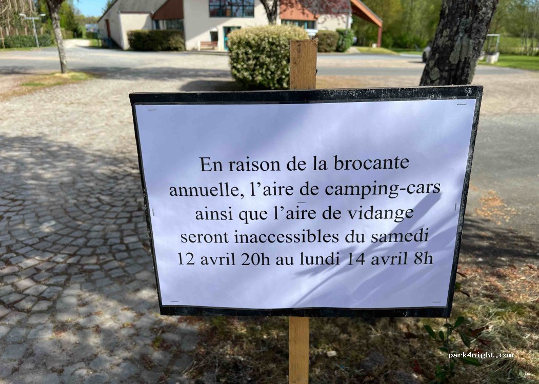 Aire de camping-cars de Azay-le-Ferron — foto 3