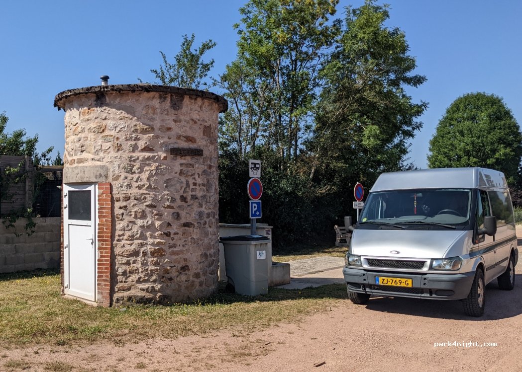 (71220) La Guiche - La Gare — foto 2