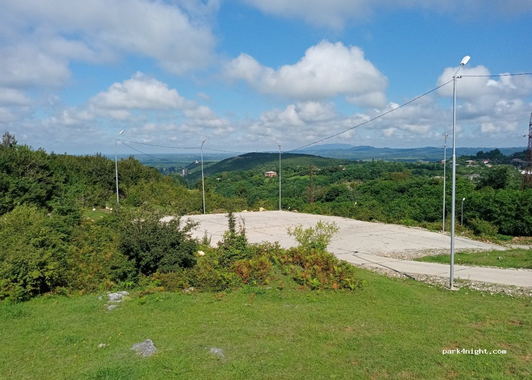 (72GR+M49) Senaki - Unnamed Road — foto