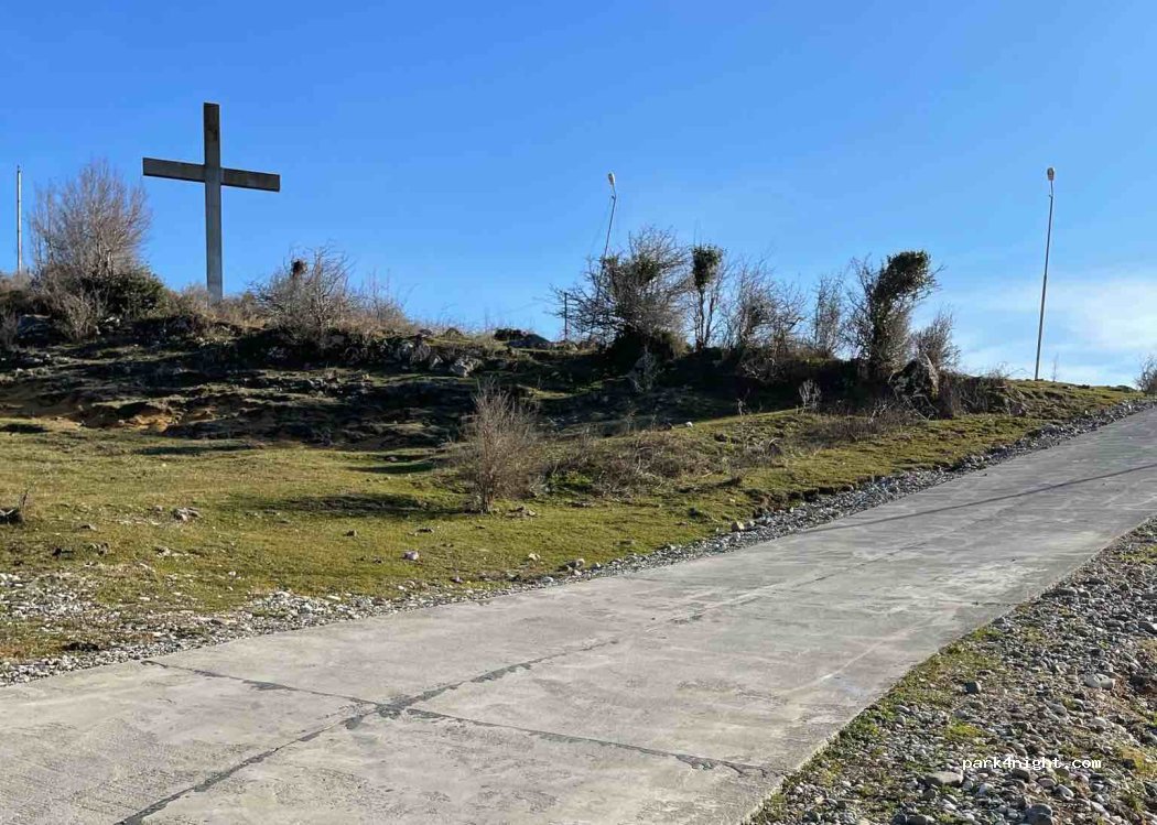 (72GR+M49) Senaki - Unnamed Road — foto 3