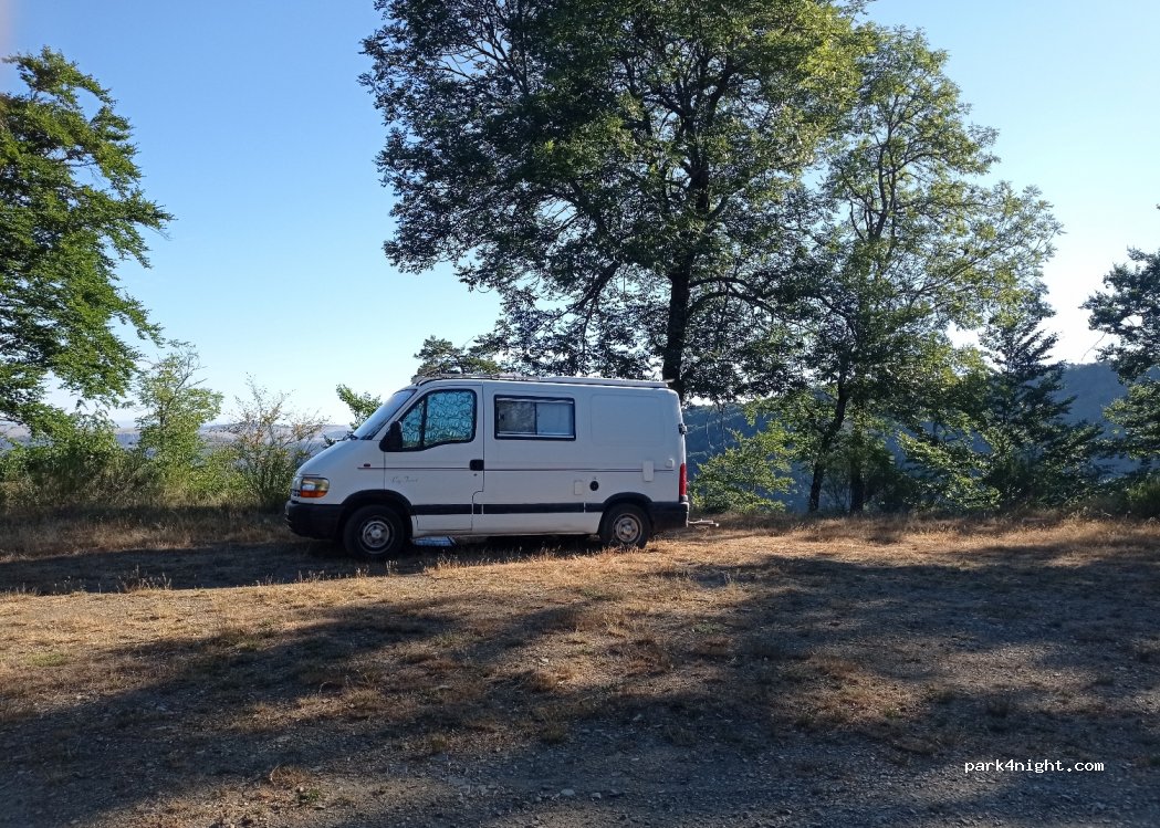 (48150) Saint-Sauveur-Camprieu - Chemin GR 6 — foto 2