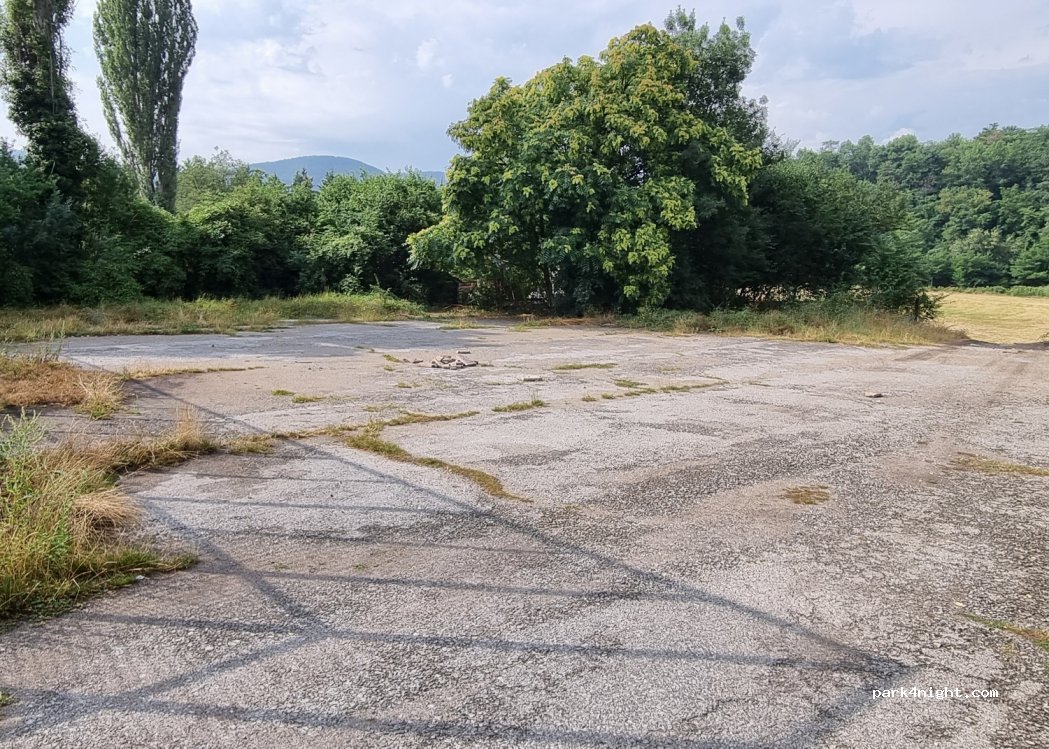 (2300) Pernik - Unnamed Road — foto