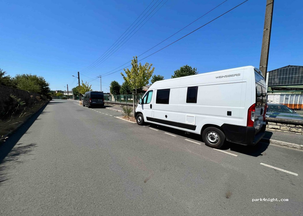 (22100) Dinan - 6 Rue Bertrand Robidou — foto 2