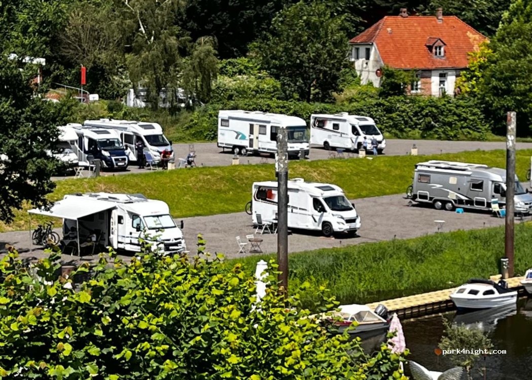 Wohnmobilstellplatz Yachthafen Lauenburg — foto 3