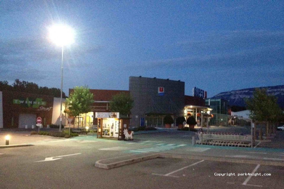 (73330) Le Pont-de-Beauvoisin - D921E — foto