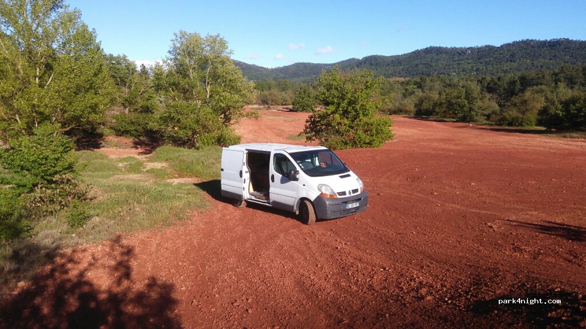 (83136) Mazaugues - Route de Mazaugues — foto