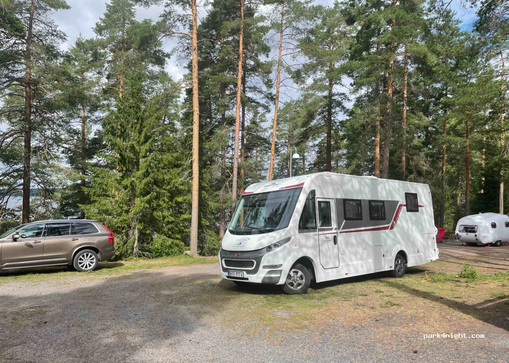 SF Caravan Sääksi — foto