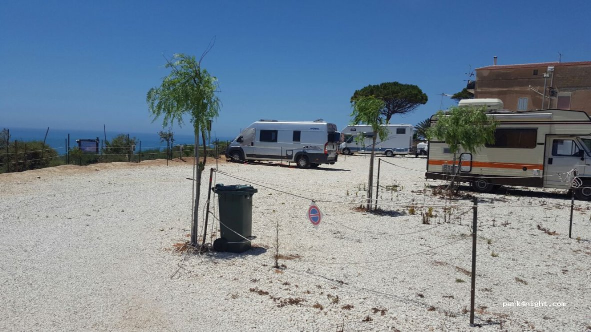 Parking Scala dei Turchi (L. Michelangelo) — foto 4