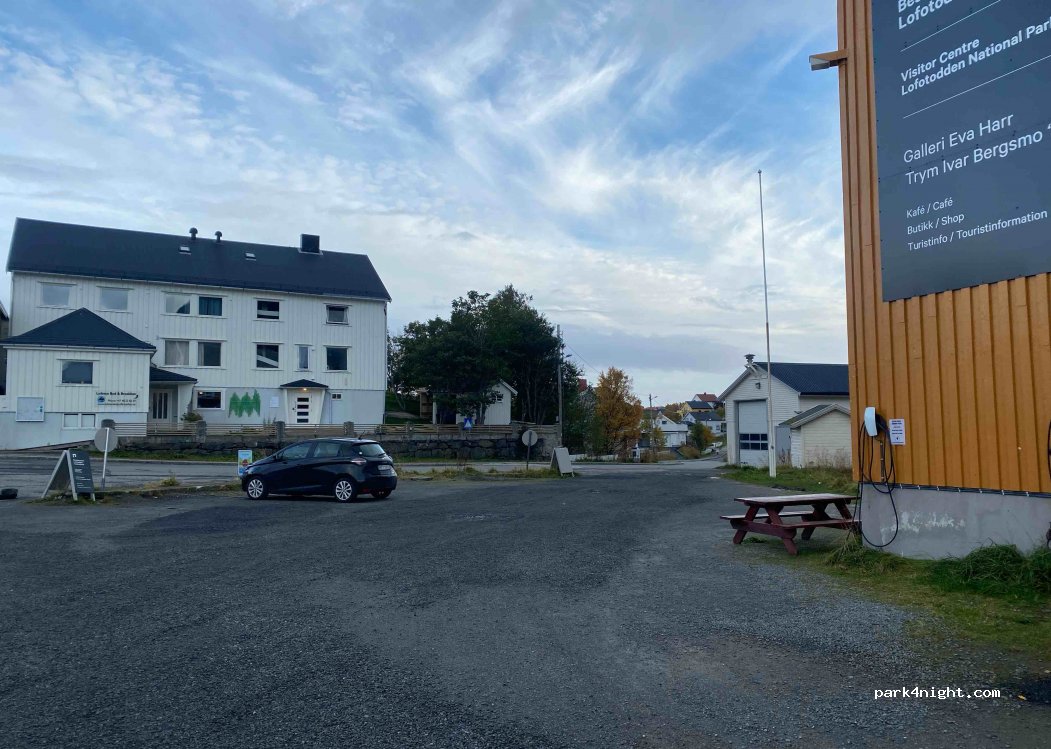 (8390) Reine - 20 Kirkeveien — foto 3