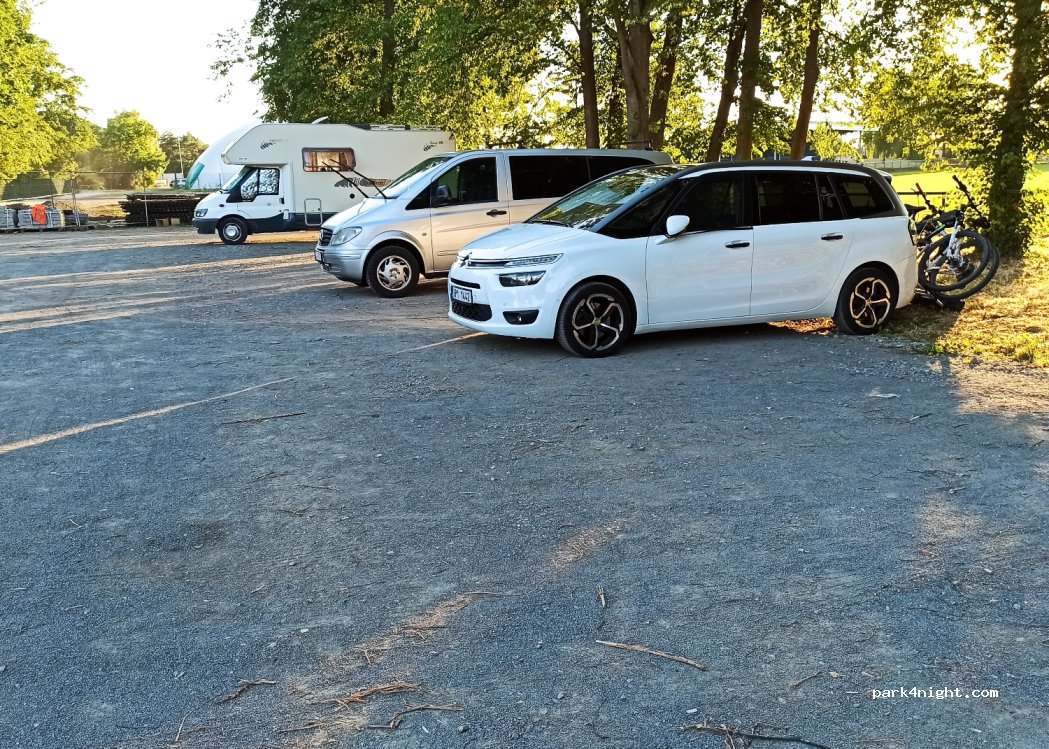 (696 62) Strážnice - Bzenecká — foto 3