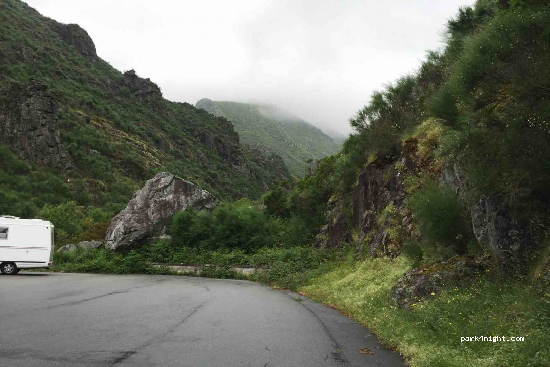 ()  - Unnamed Road — foto