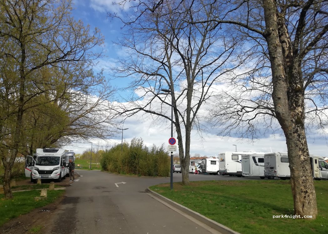 Aire de camping-cars Toul — foto 3