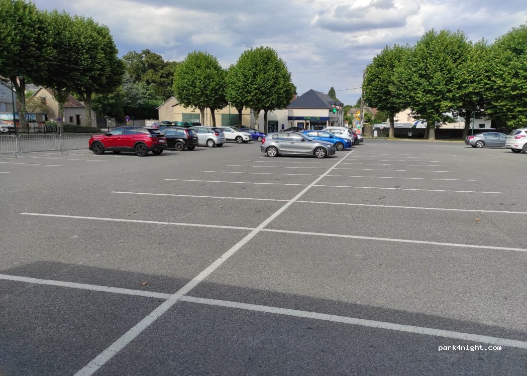 (45360) Châtillon-sur-Loire - 2 Rue Saint-Posen — foto