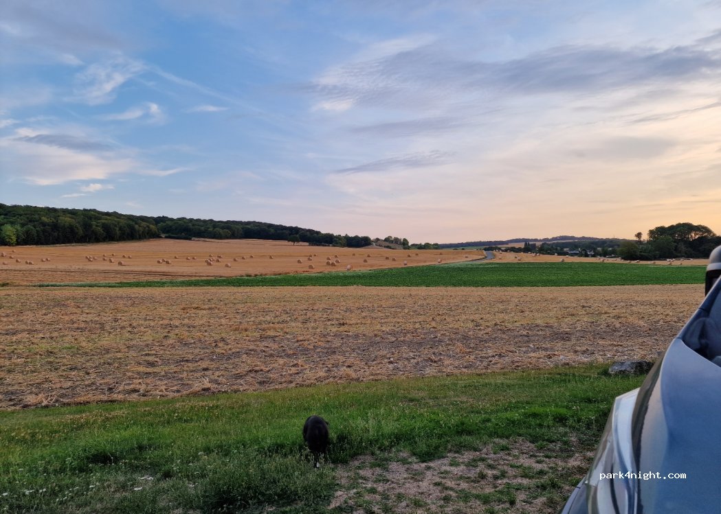 (60120) Vendeuil-Caply - Unnamed Road — foto 2