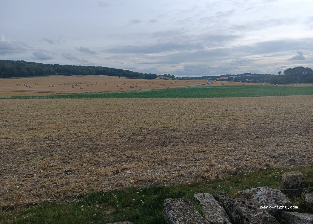 (60120) Vendeuil-Caply - Unnamed Road — foto 3