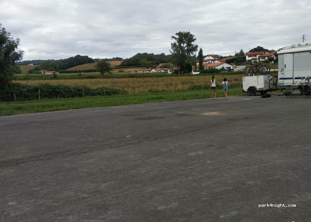 (64240) Briscous - 120 Chemin d'Elixaga — foto