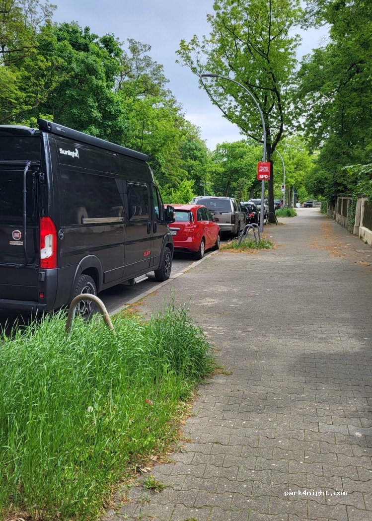 (14053) Berlin - 3 Trakehner Allee — foto