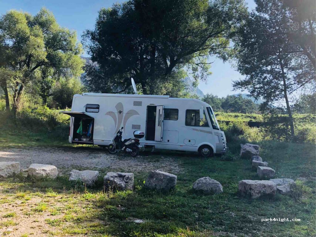 (06850) Saint-Auban - Chemin des Viviers — foto 4