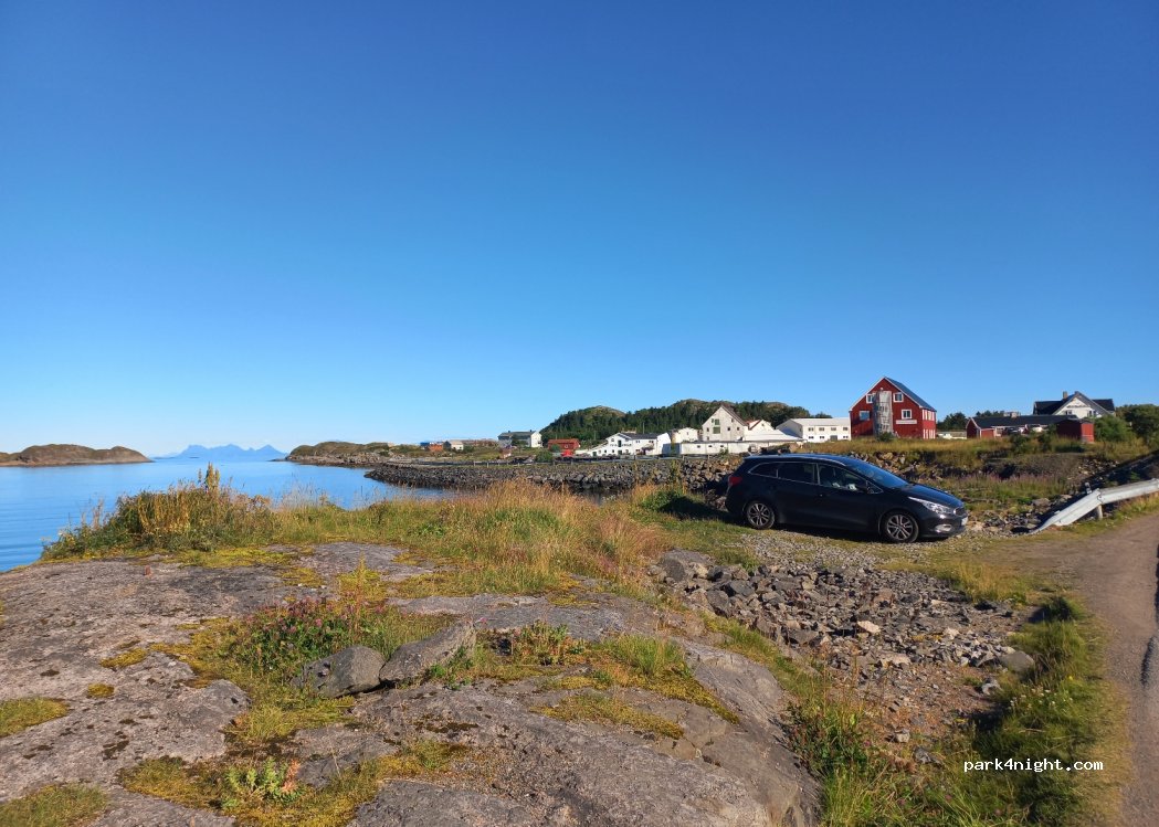 (8312)  - 2 Sauøya — foto