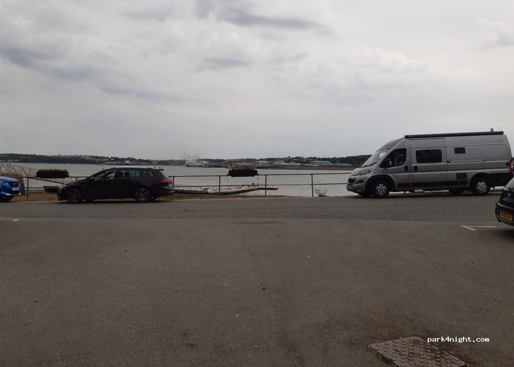 Ferry House Inn | Church Road Parking — foto 2