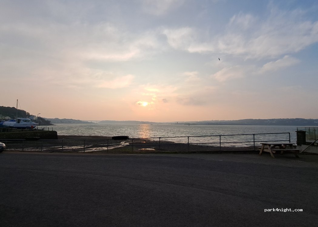 Ferry House Inn | Church Road Parking — foto 4