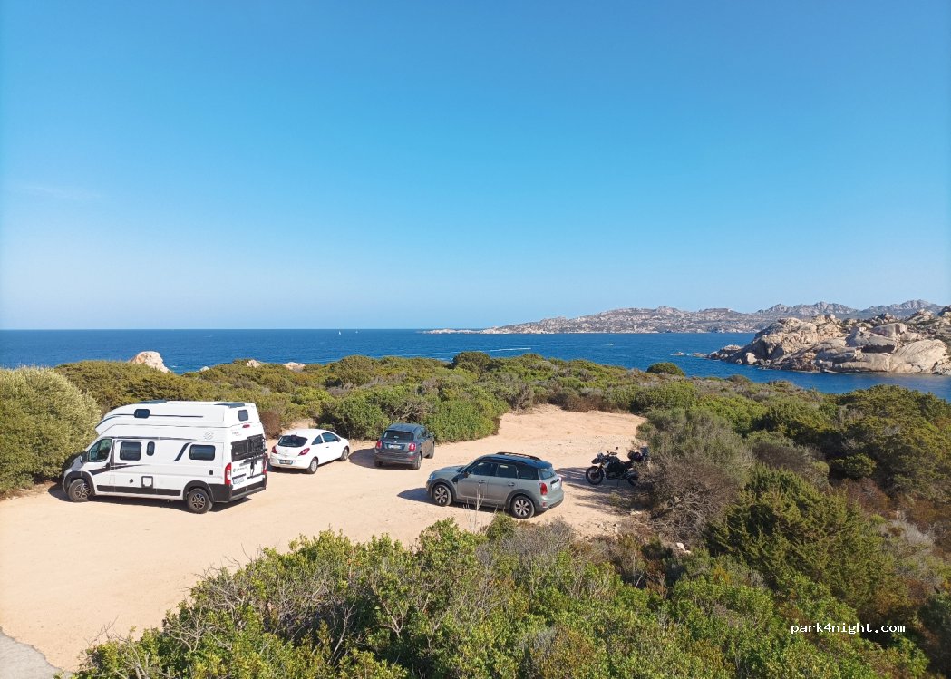 (07024) La Maddalena - Unnamed Road — foto