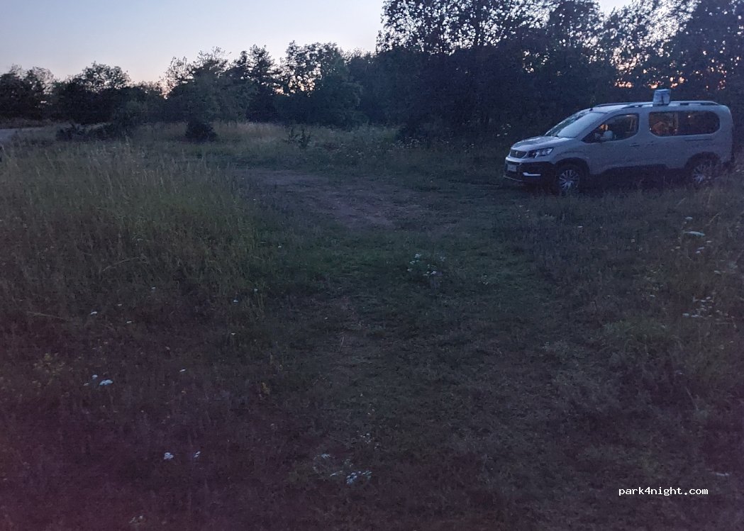 (76904) Ilmandu - Unnamed road — foto