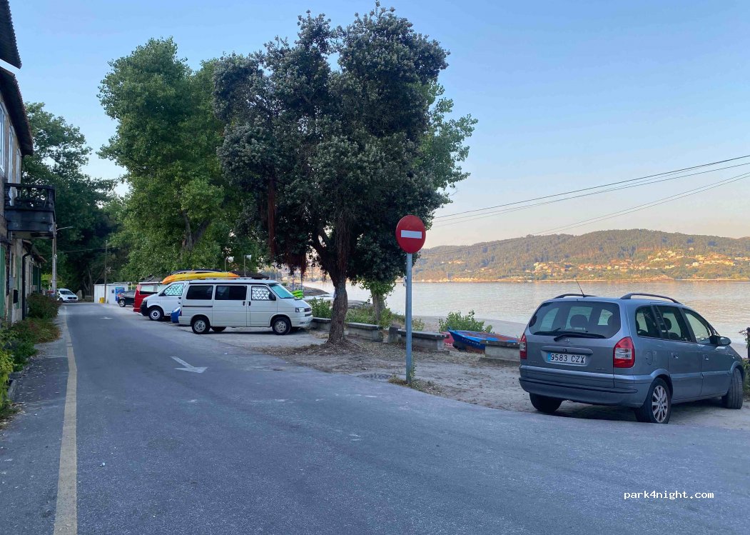 (36945) Menduiña - 72 Rúa Baixada á Praia de Menduíña — foto
