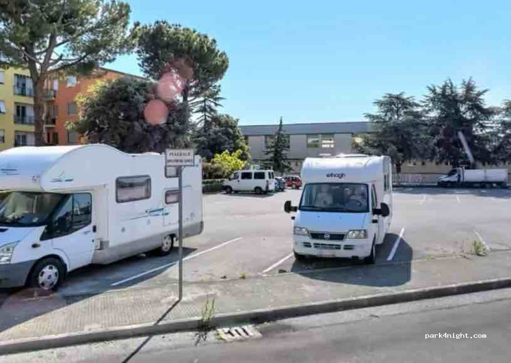 (60033) Chiaravalle - 10 Via Firenze — foto