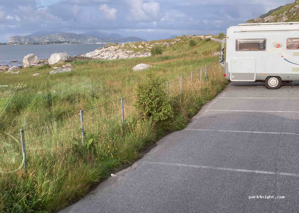 (6055) Godøya - 4 Alnesvegen — foto