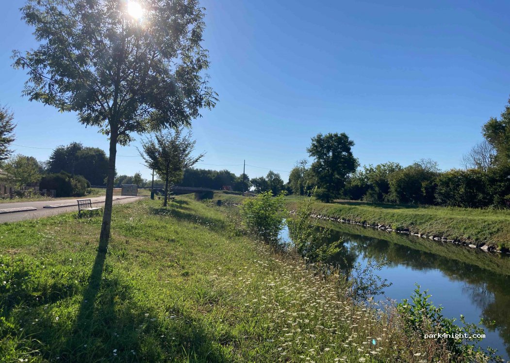 (03470) Coulanges - La Noyerie — foto