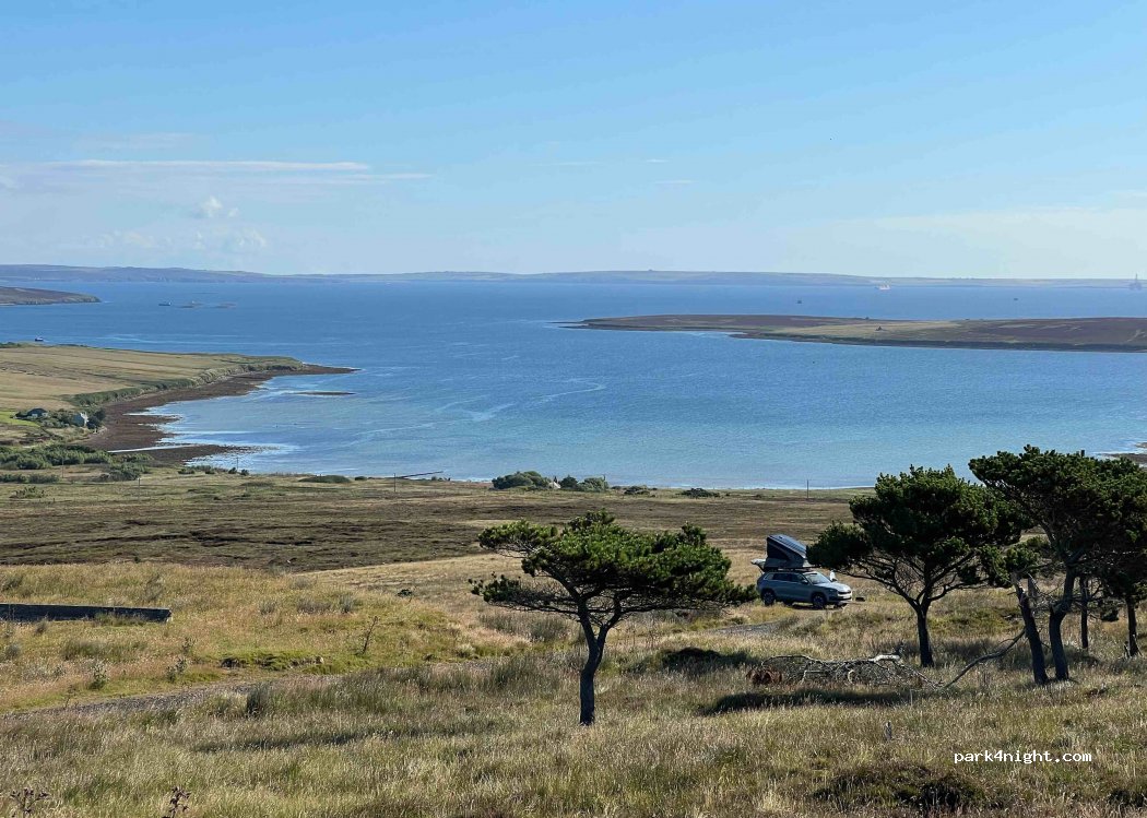 (KW16 3NU) Lyness - Unnamed Road — foto