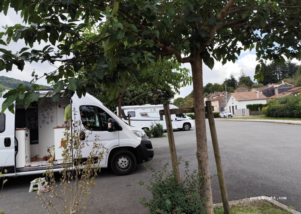 Aire de camping car Labastide-Rouairoux — foto 3