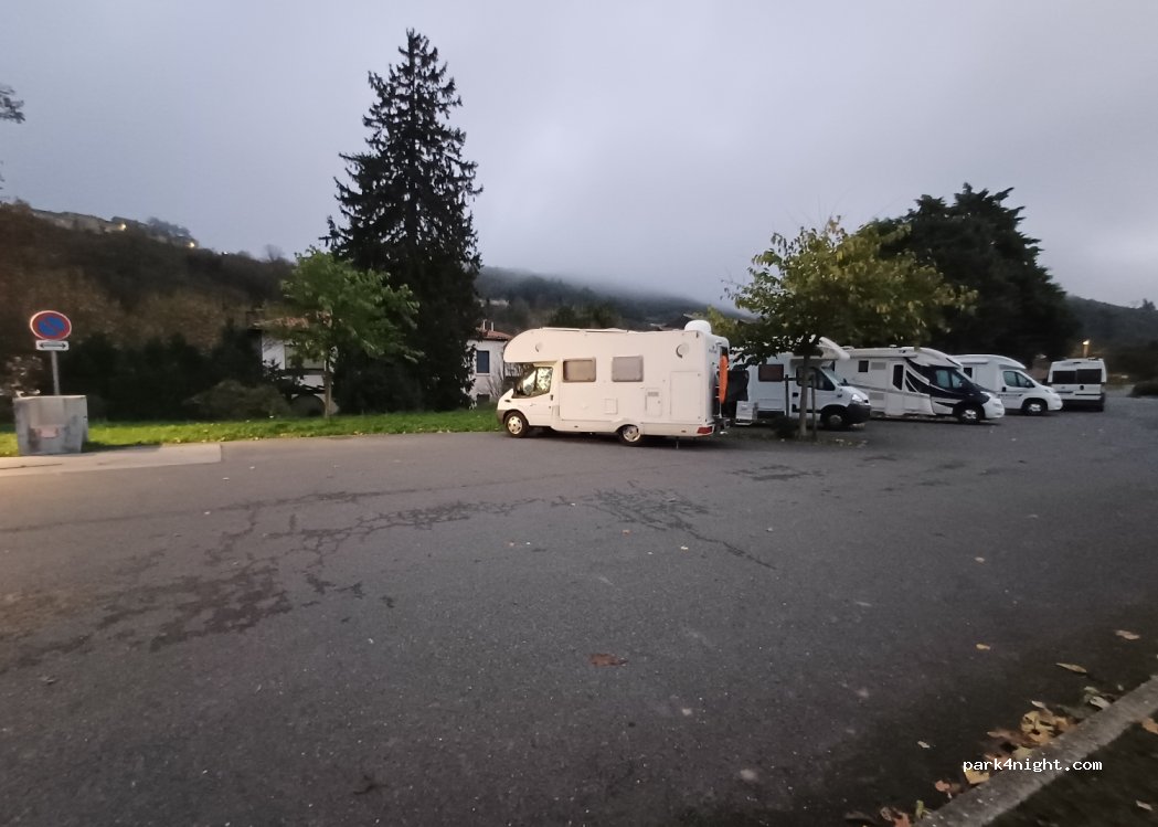 Aire de camping car Labastide-Rouairoux — foto 5