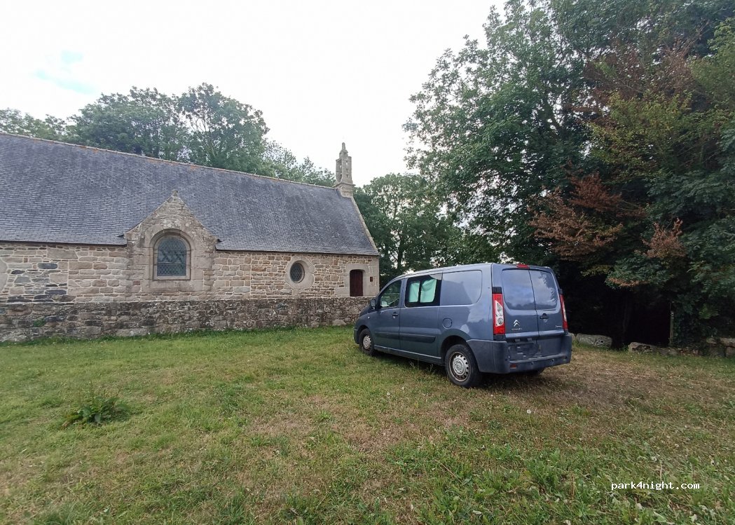 (22220) Plouguiel - Unnamed Road — foto