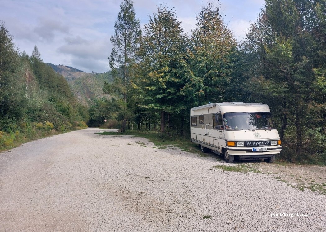 (013 24) Nezbudská Lúčka - Parkovisko Starý hrad — foto 2