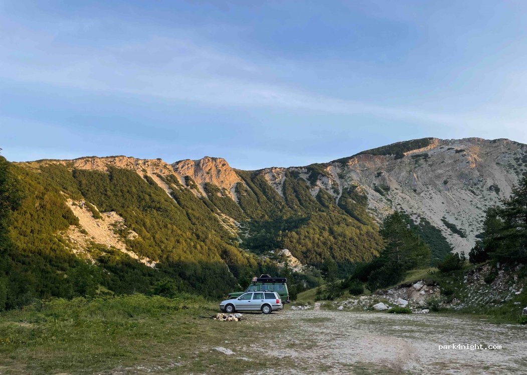 ()  - Šatorsko Jezero — foto