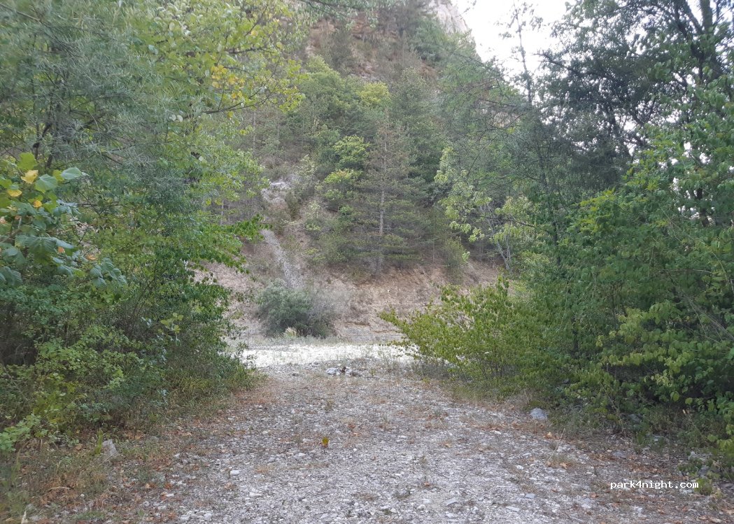 (26310) Les Prés - Unnamed Road — foto
