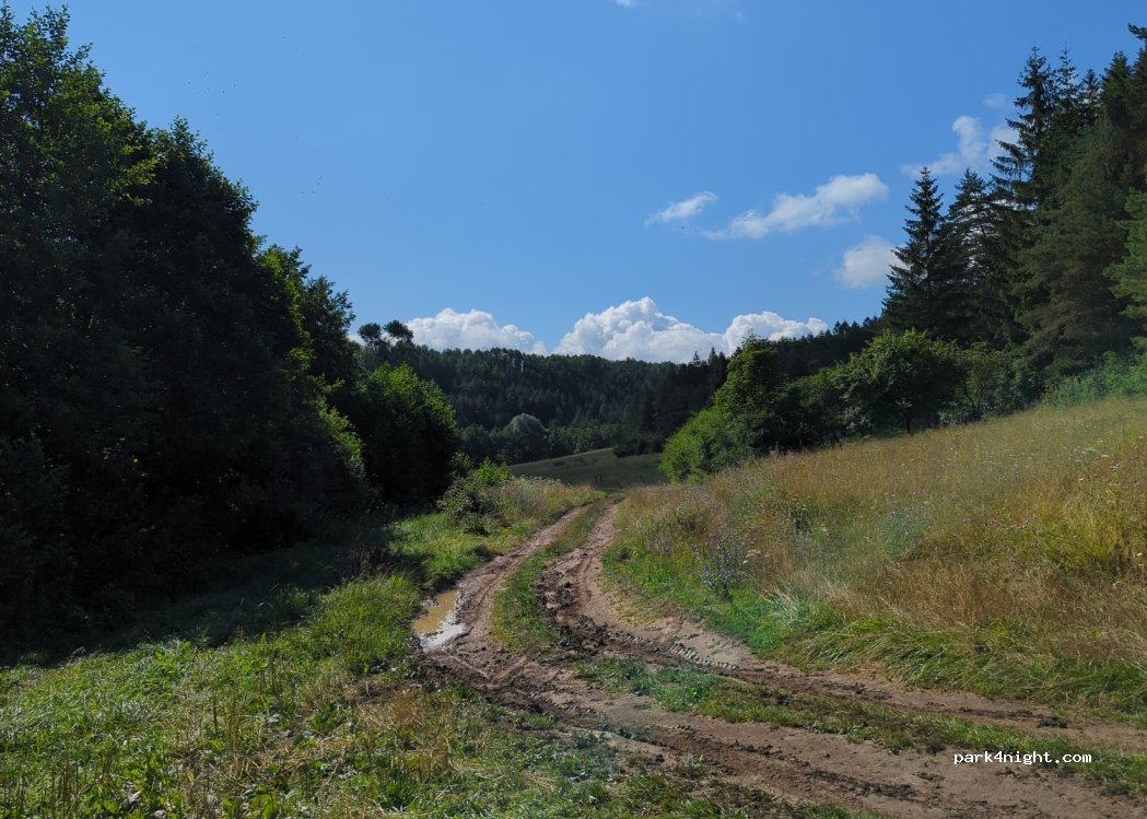 (015 01) Rajec - Unnamed road — foto 2